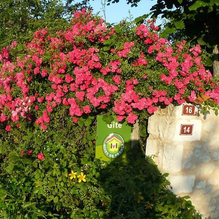 Gite Rural Charentais Les Essards  Exteriör bild